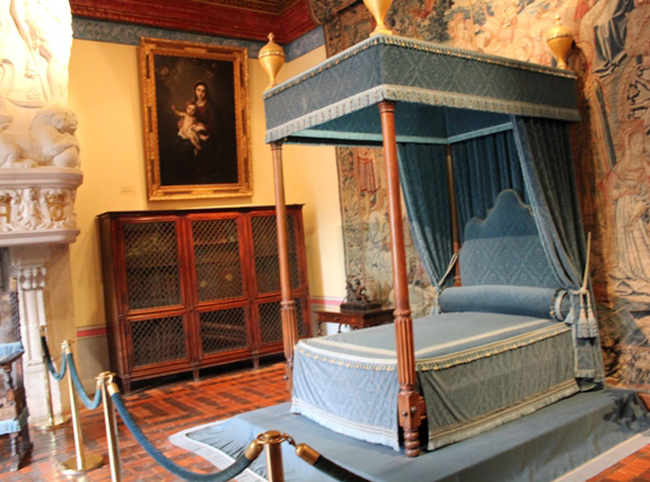 Замок Шенонсо - одна из спален
